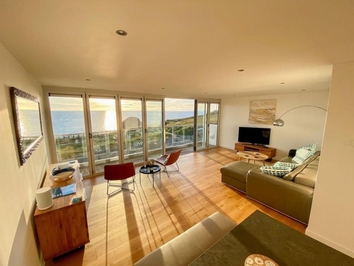 New Quay Sunset Waves Sea View Apartment Featuring Panoramic Views & Parking מראה חיצוני תמונה