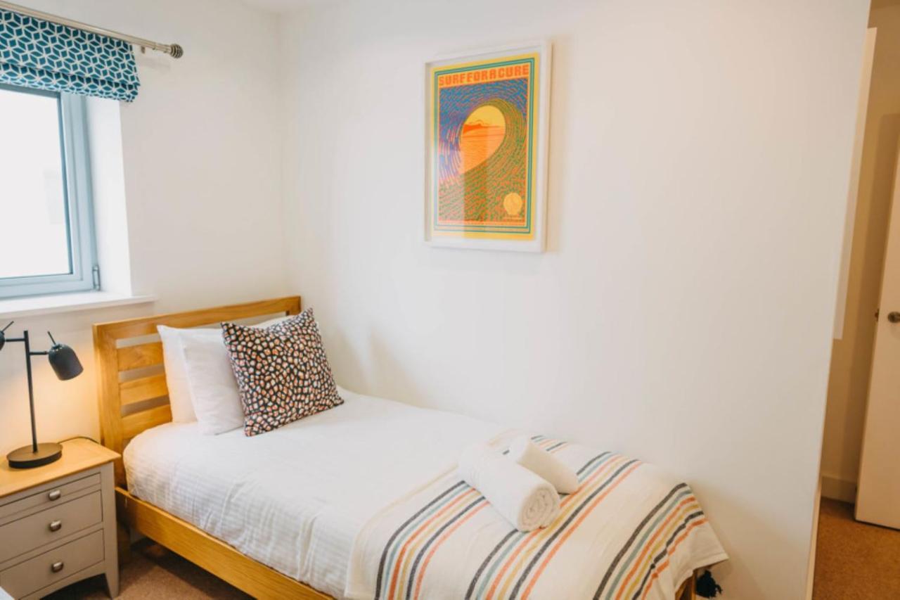 New Quay Sunset Waves Sea View Apartment Featuring Panoramic Views & Parking מראה חיצוני תמונה