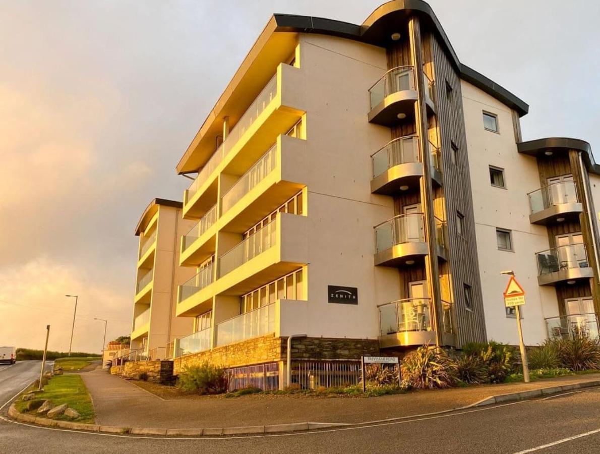 New Quay Sunset Waves Sea View Apartment Featuring Panoramic Views & Parking מראה חיצוני תמונה