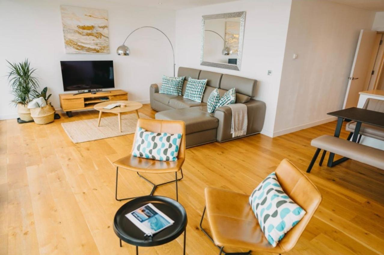 New Quay Sunset Waves Sea View Apartment Featuring Panoramic Views & Parking מראה חיצוני תמונה